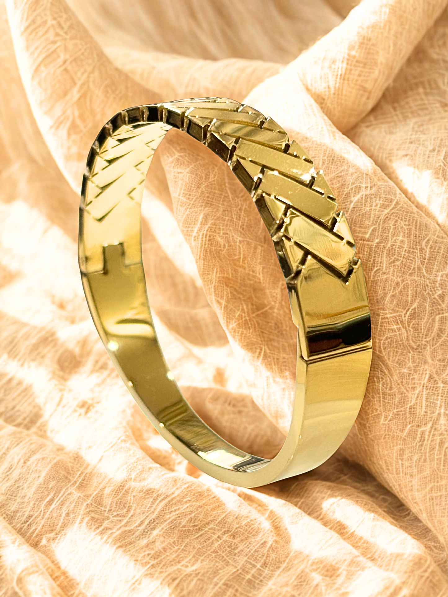 Stainless steel brick design gold kada