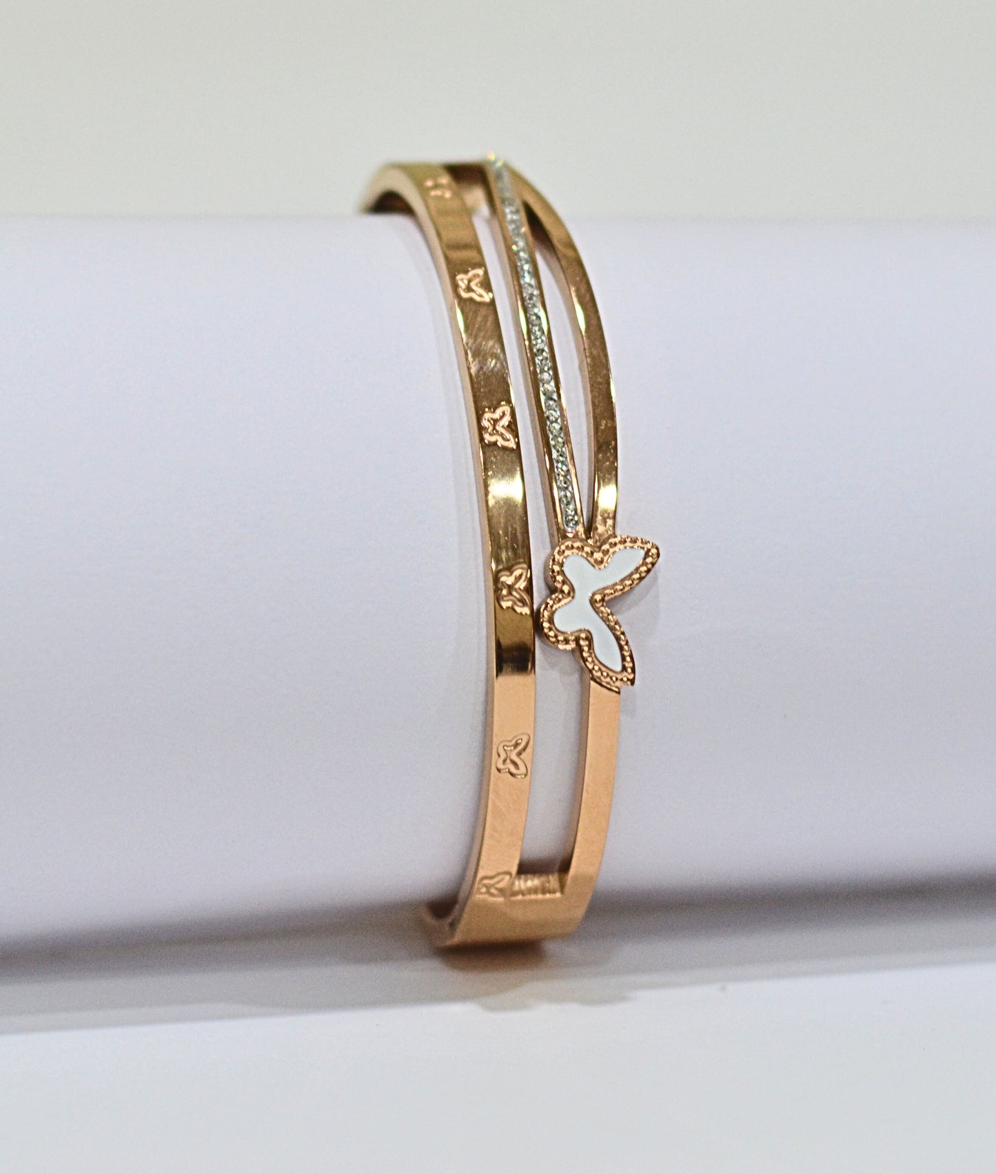 Rose gold and diamond kada