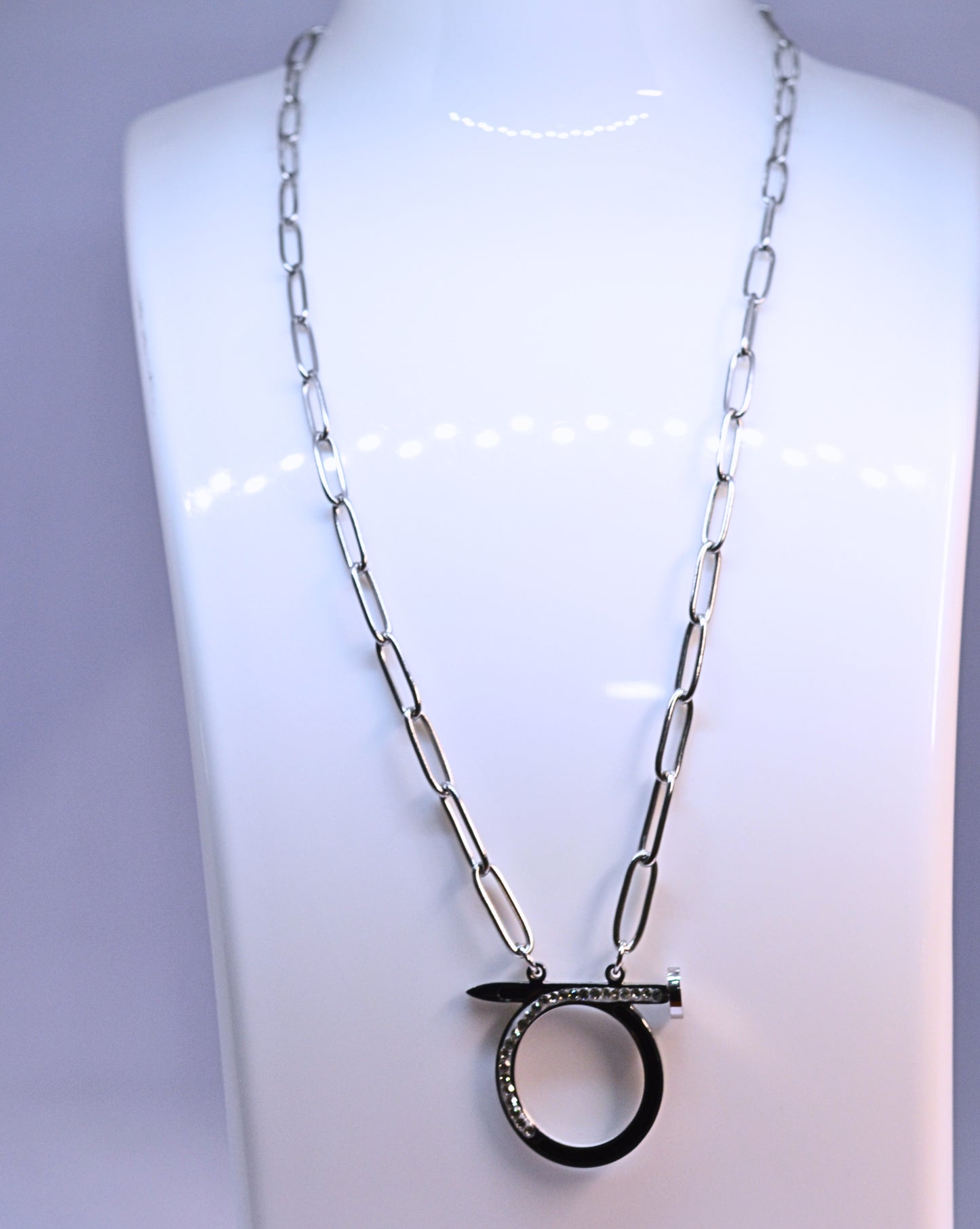 Stylish chain with nail shape pendant
