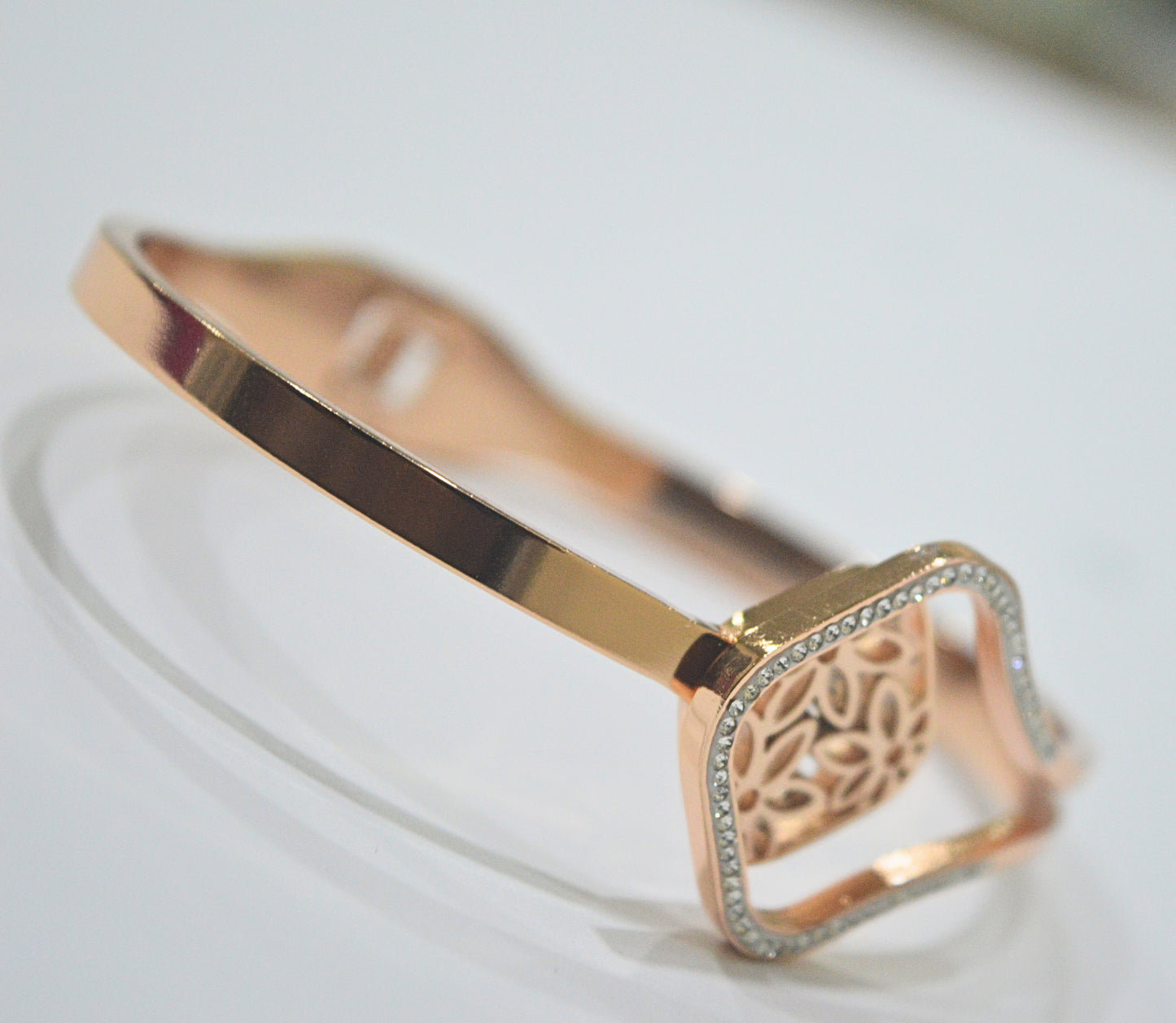 Rose gold and diamond kada