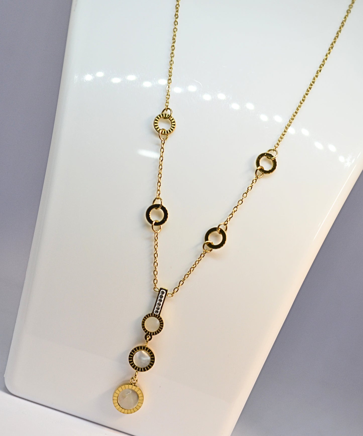 Stylish chain with long ring pendant