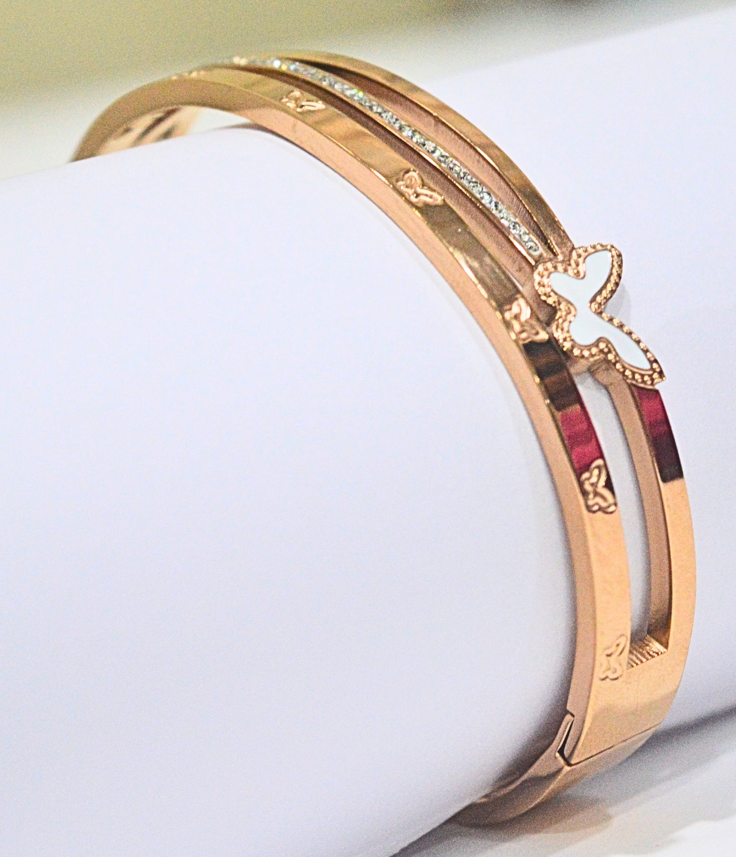 Rose gold and diamond kada
