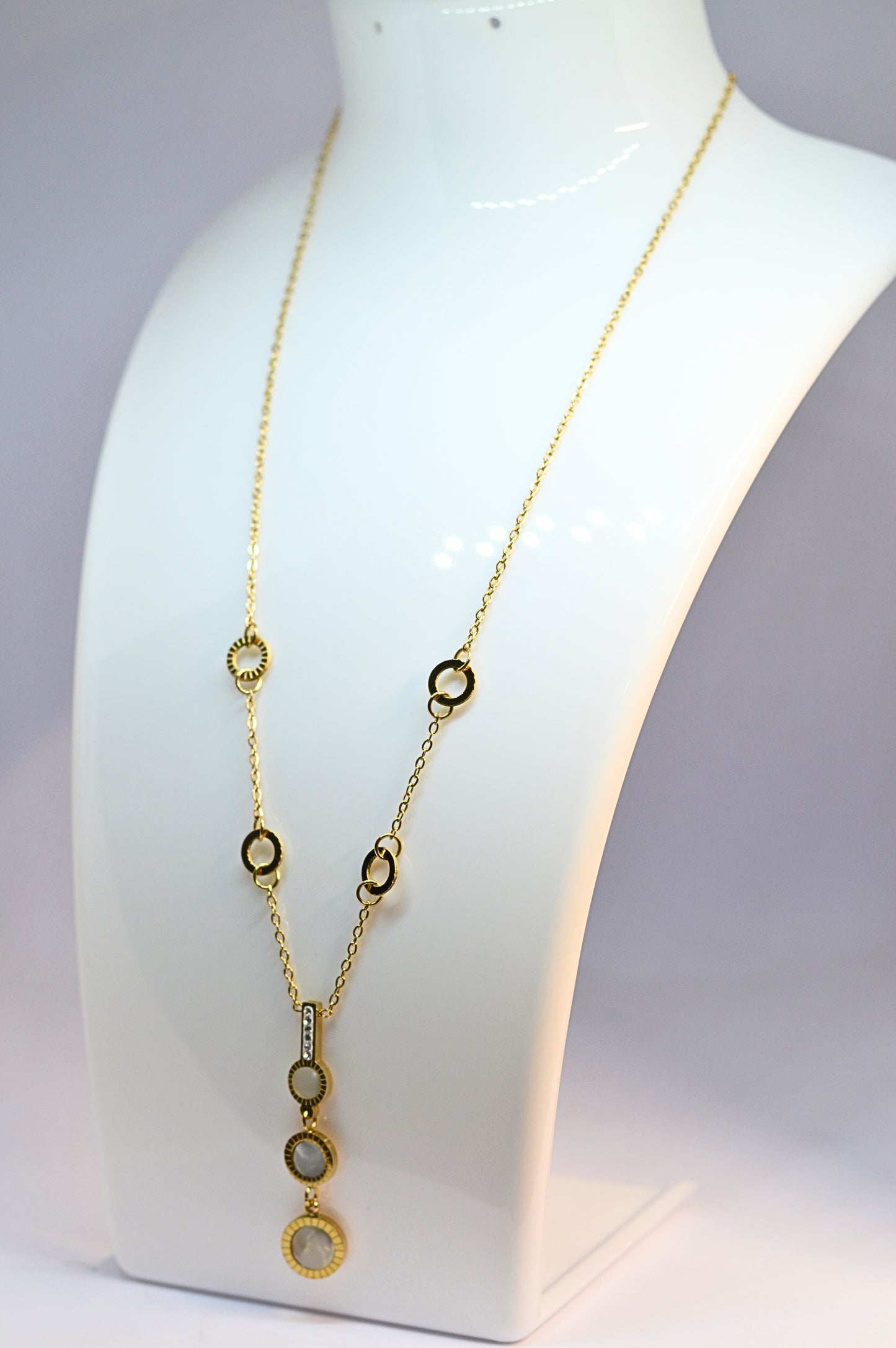 Stylish chain with long ring pendant