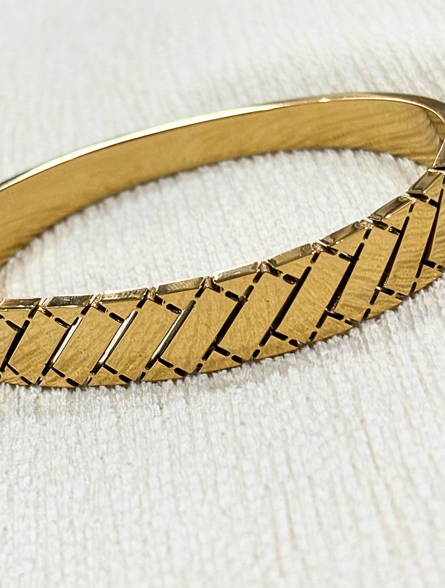 Stainless steel brick design gold kada