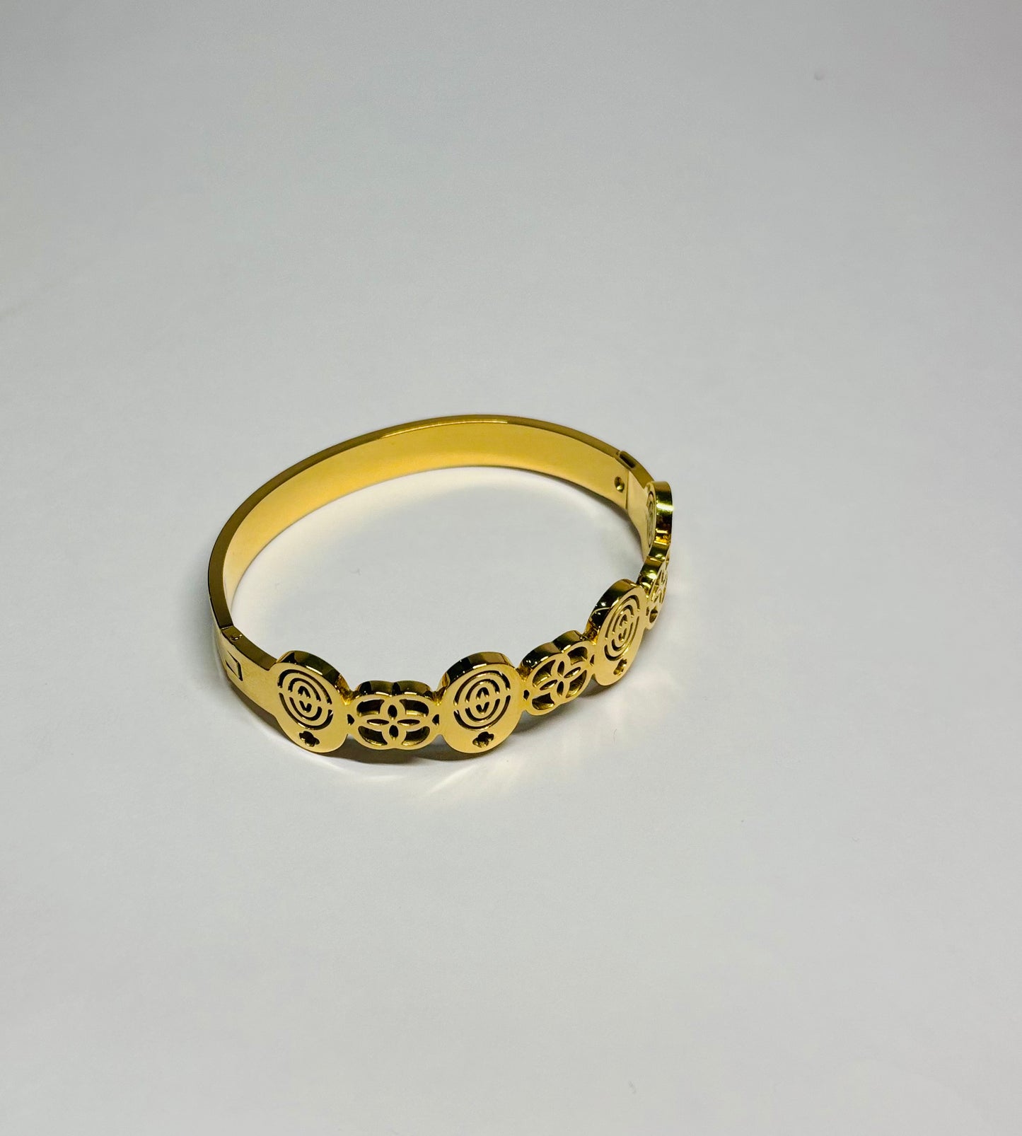 Kada with Earrings