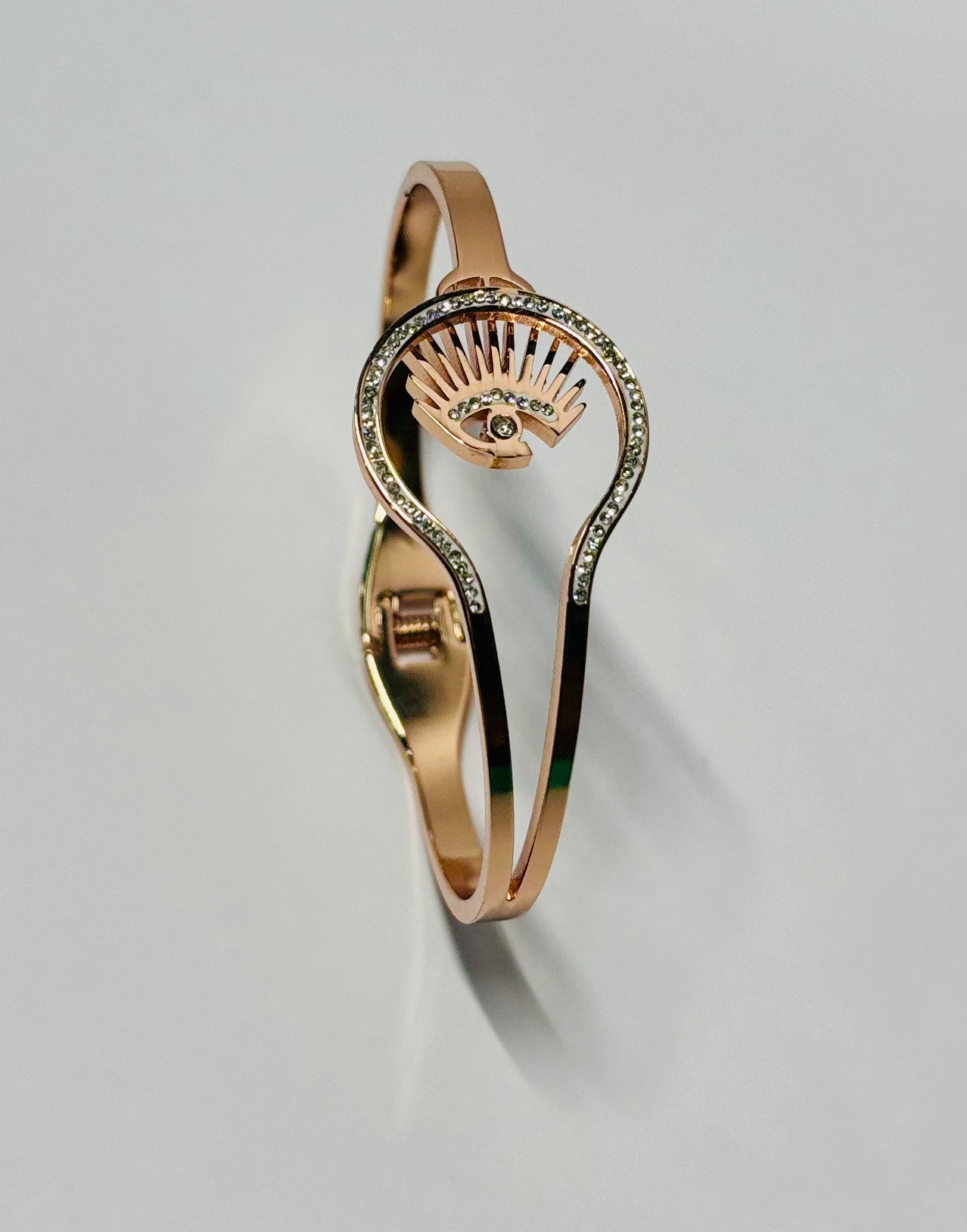 Rose gold and diamond kada