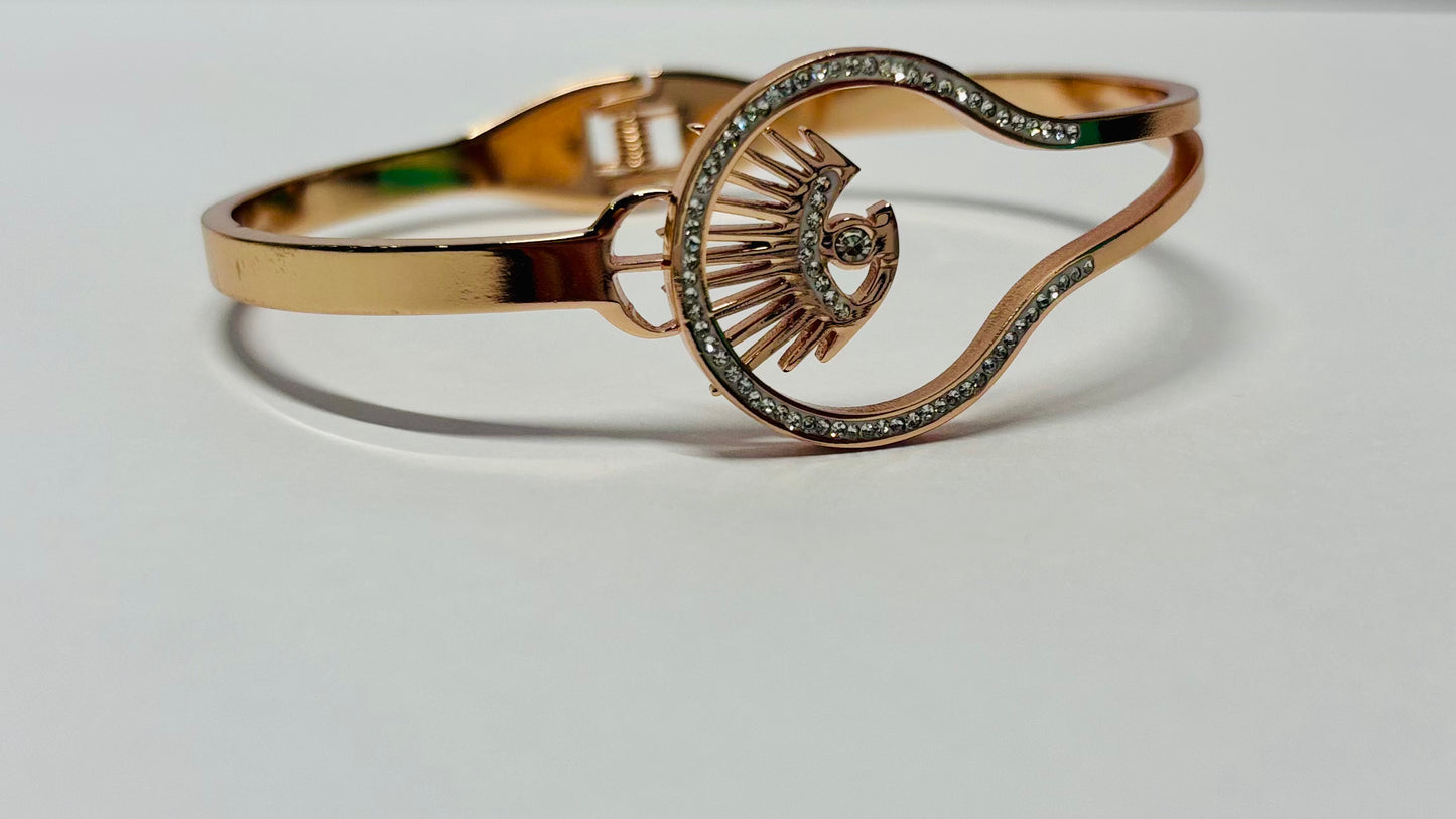 Rose gold and diamond kada