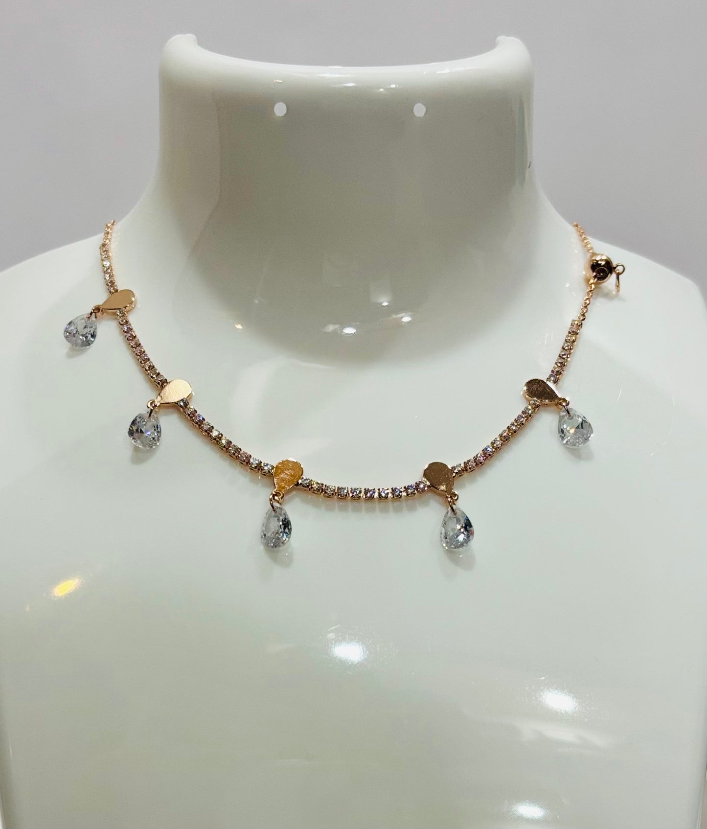 Wavy choker necklace