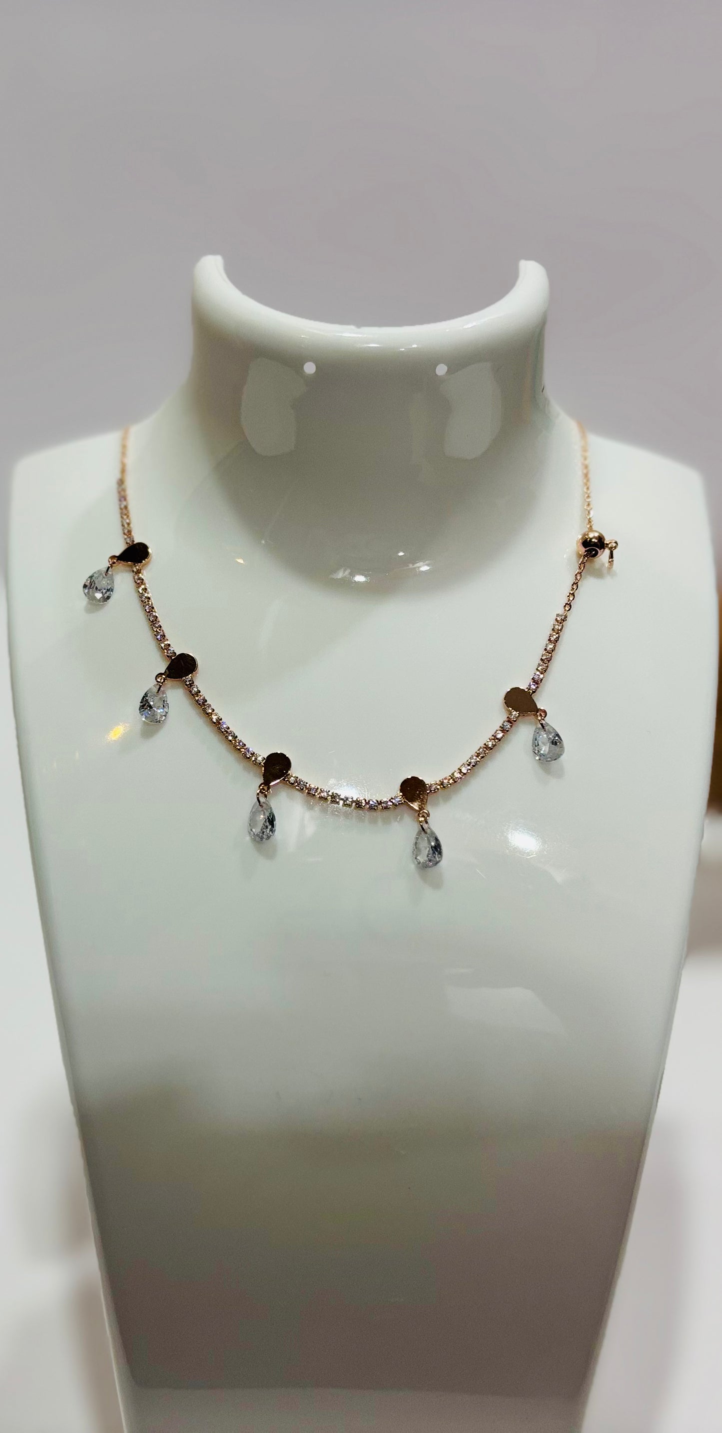 Wavy choker necklace