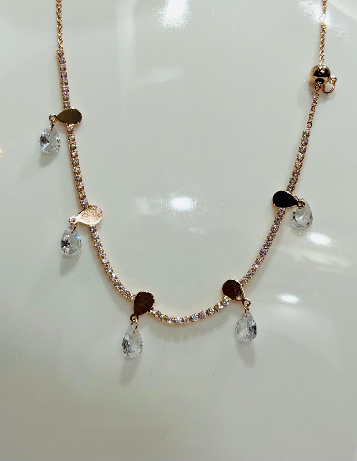 Wavy choker necklace