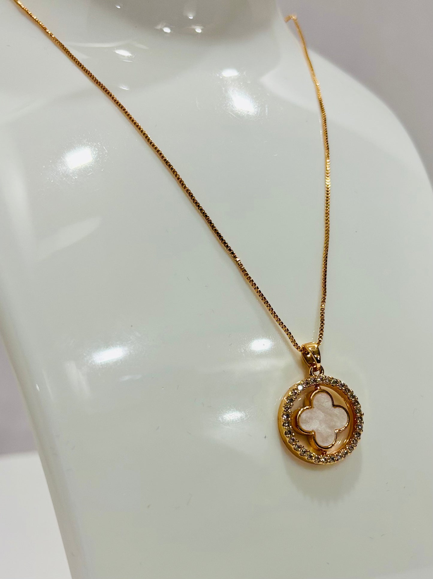Rose Gold chain with clover ring pendant
