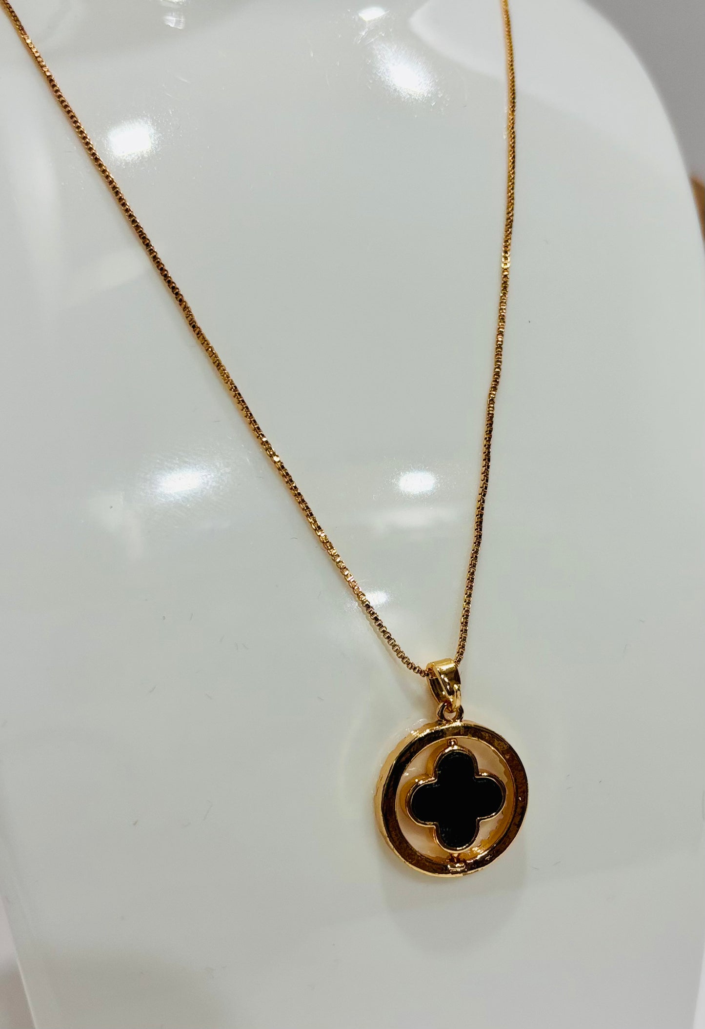 Rose Gold chain with clover ring pendant