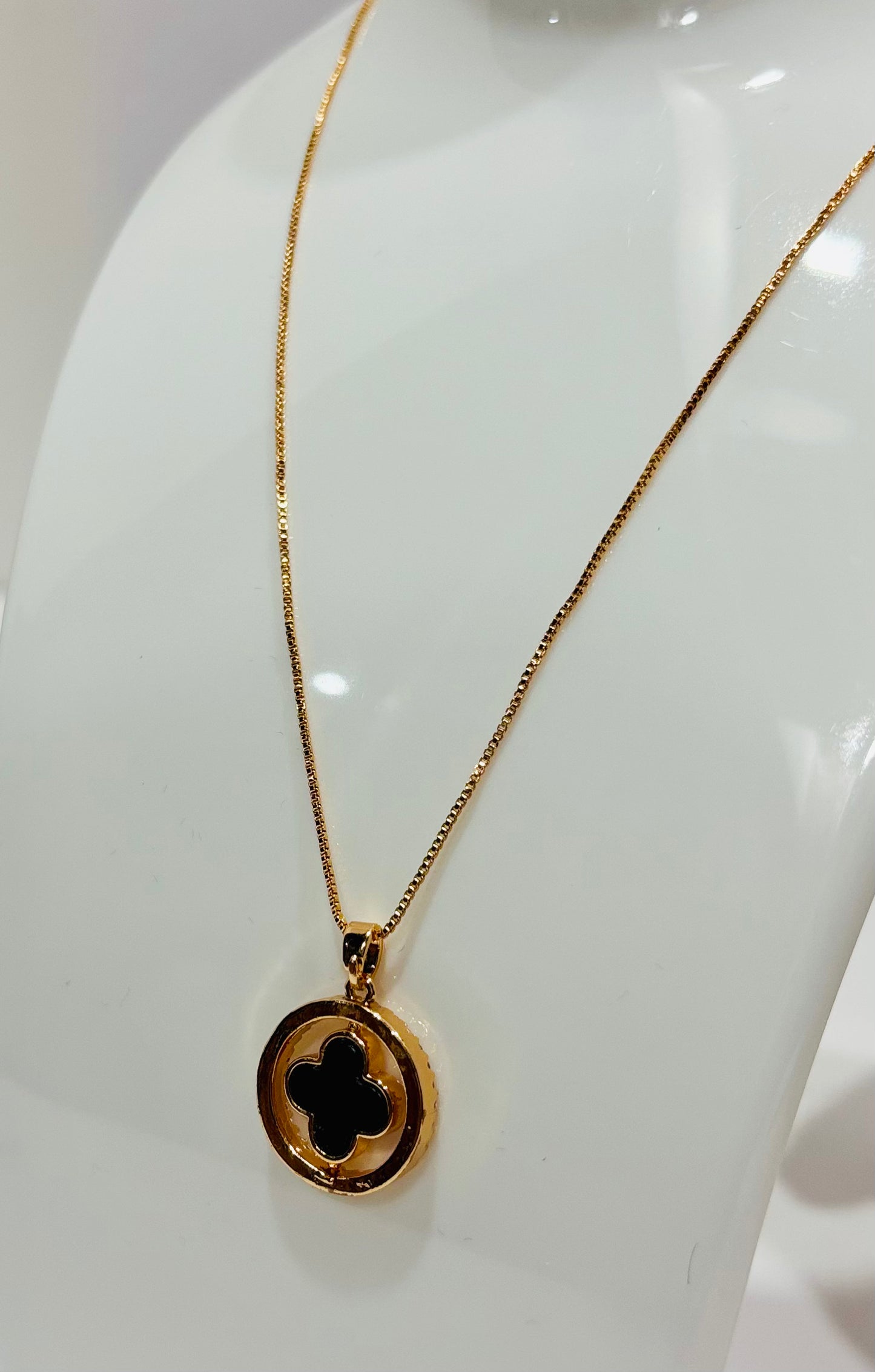 Rose Gold chain with clover ring pendant