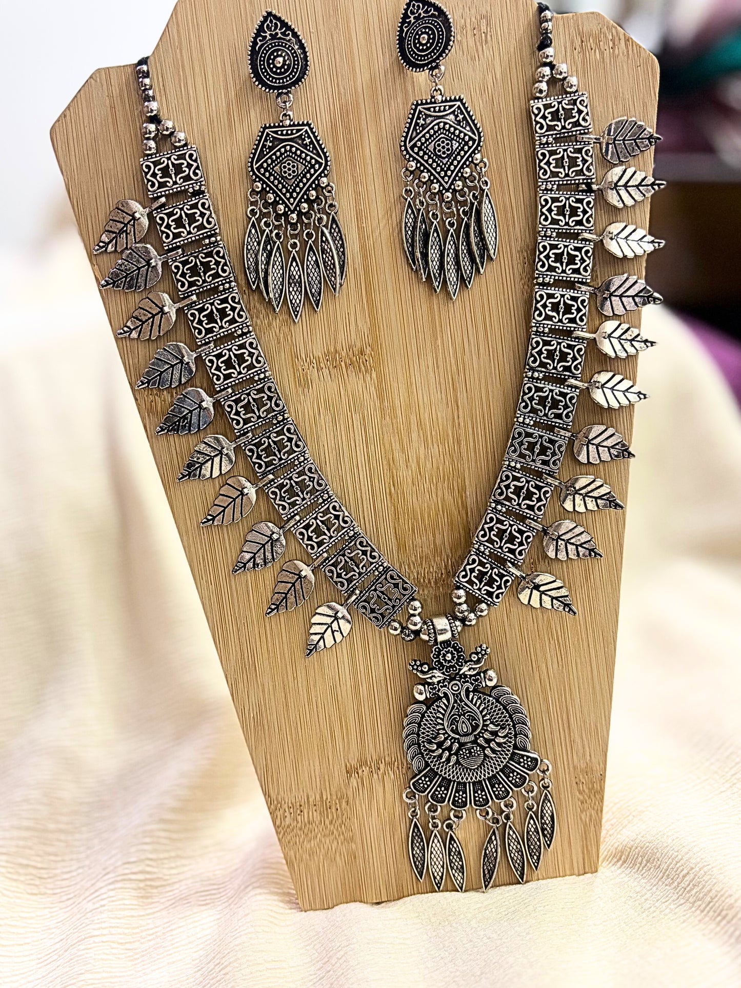 Heritage Leaf Motif Oxidised Necklace Set