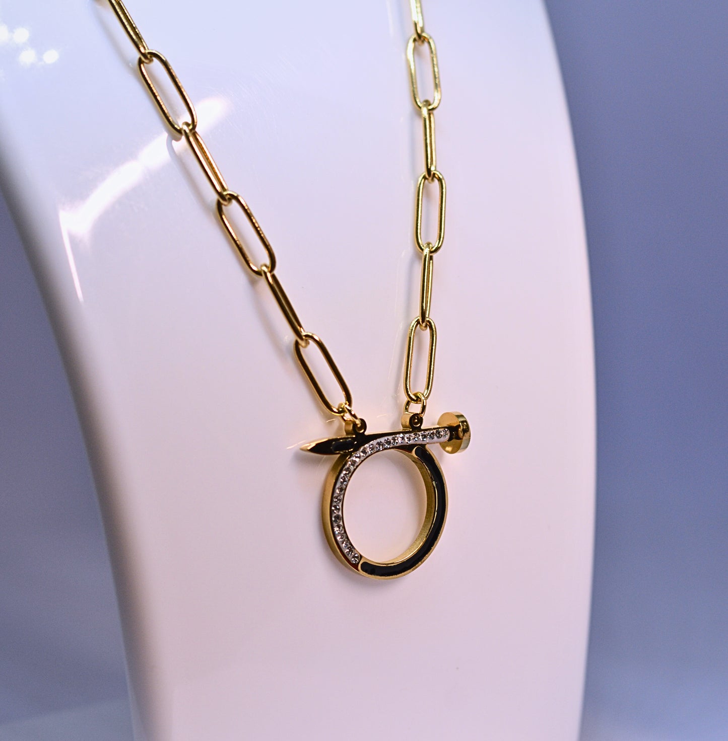 Stylish chain with nail shape pendant