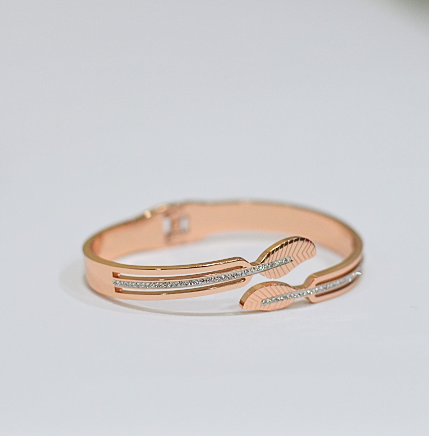 Open band Rose gold and diamond kada
