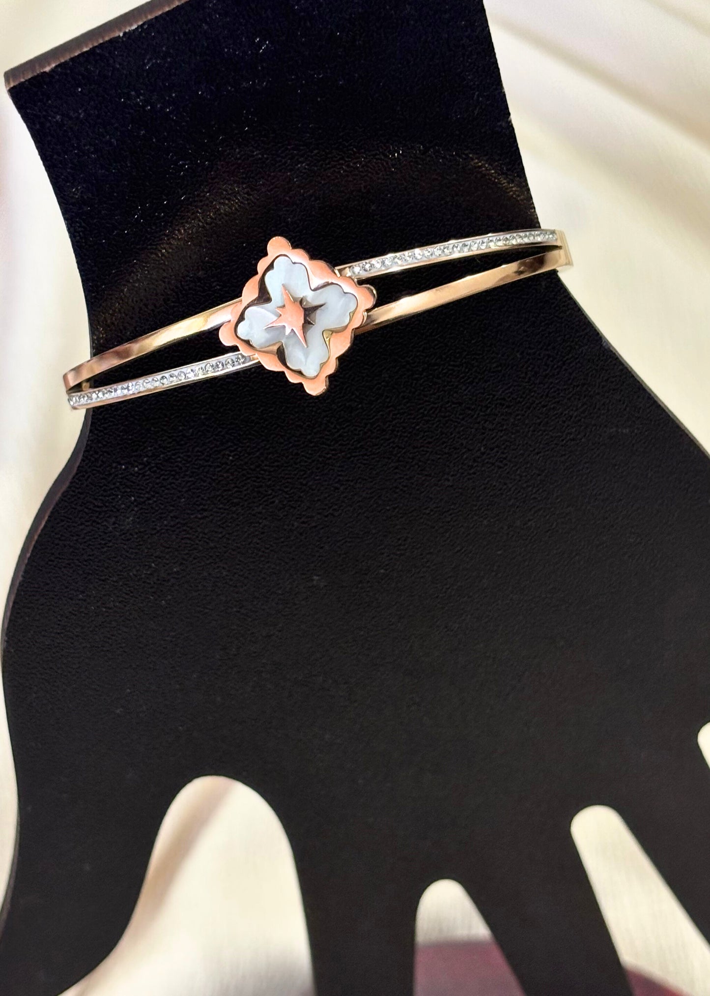 Pearl Clover Dual-Band Bracelet