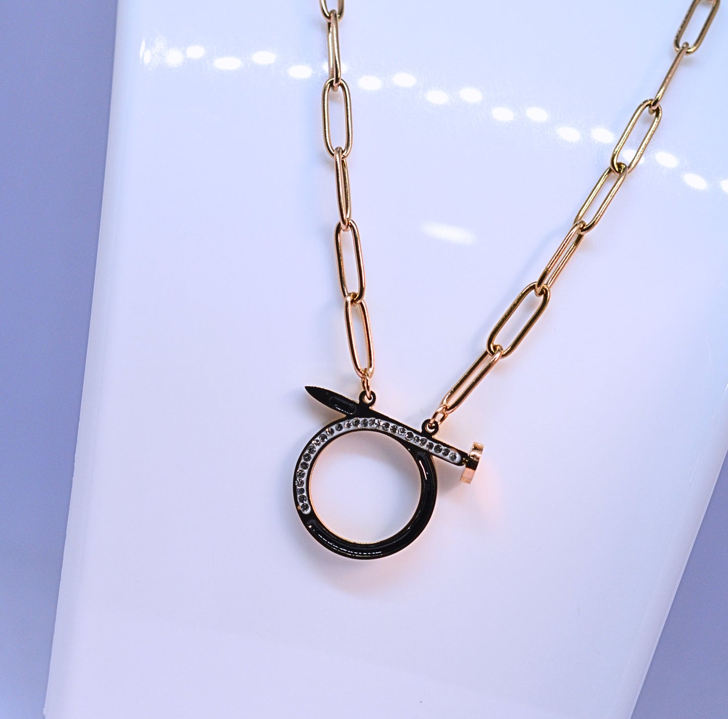 Stylish chain with nail shape pendant