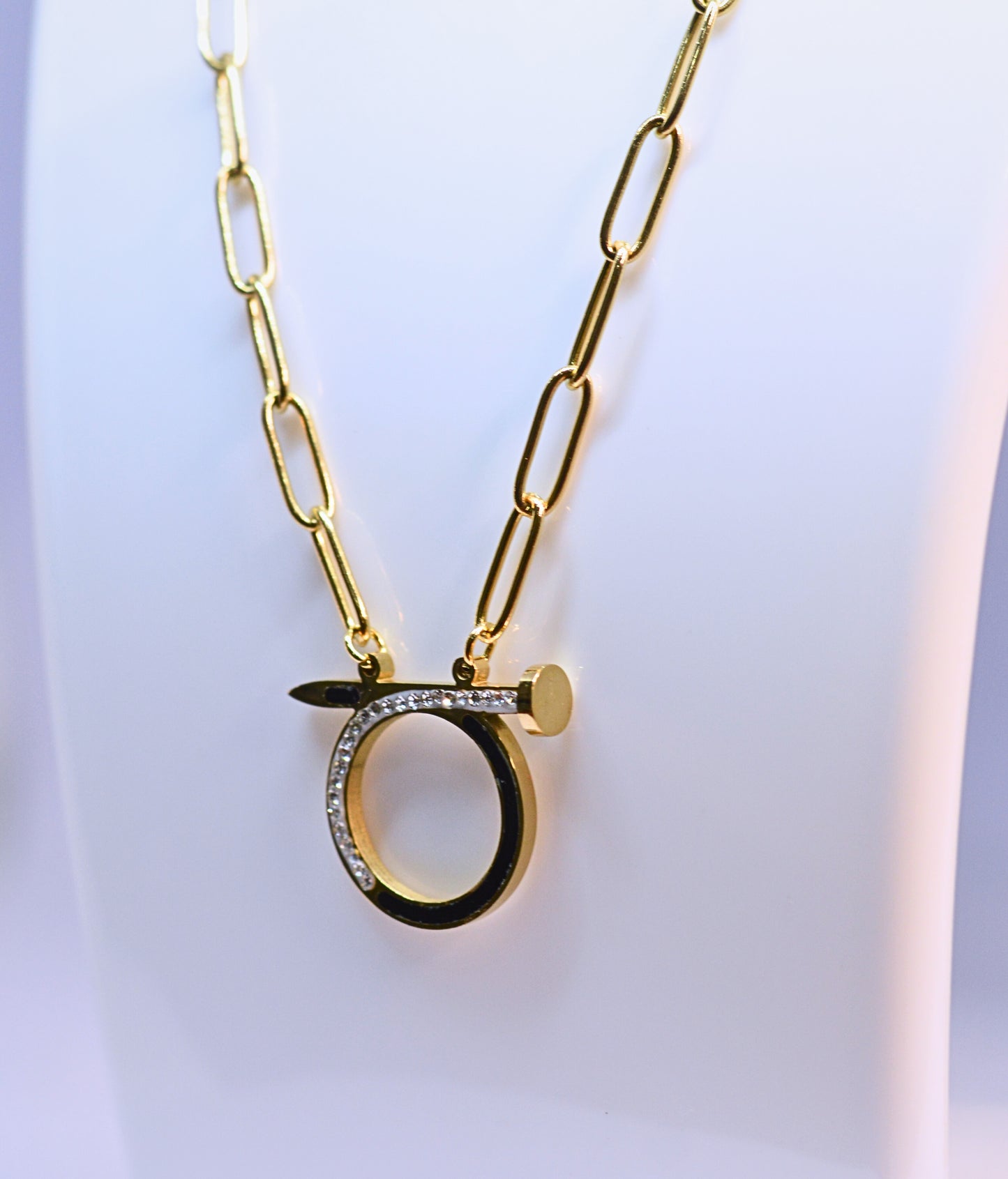 Stylish chain with nail shape pendant