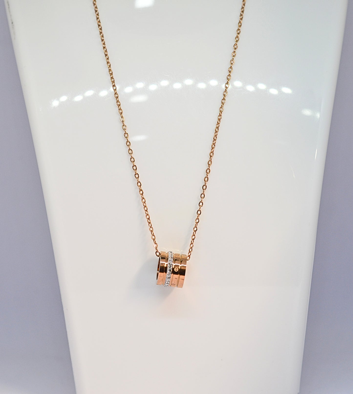 Stylish chain with multi ring pendant