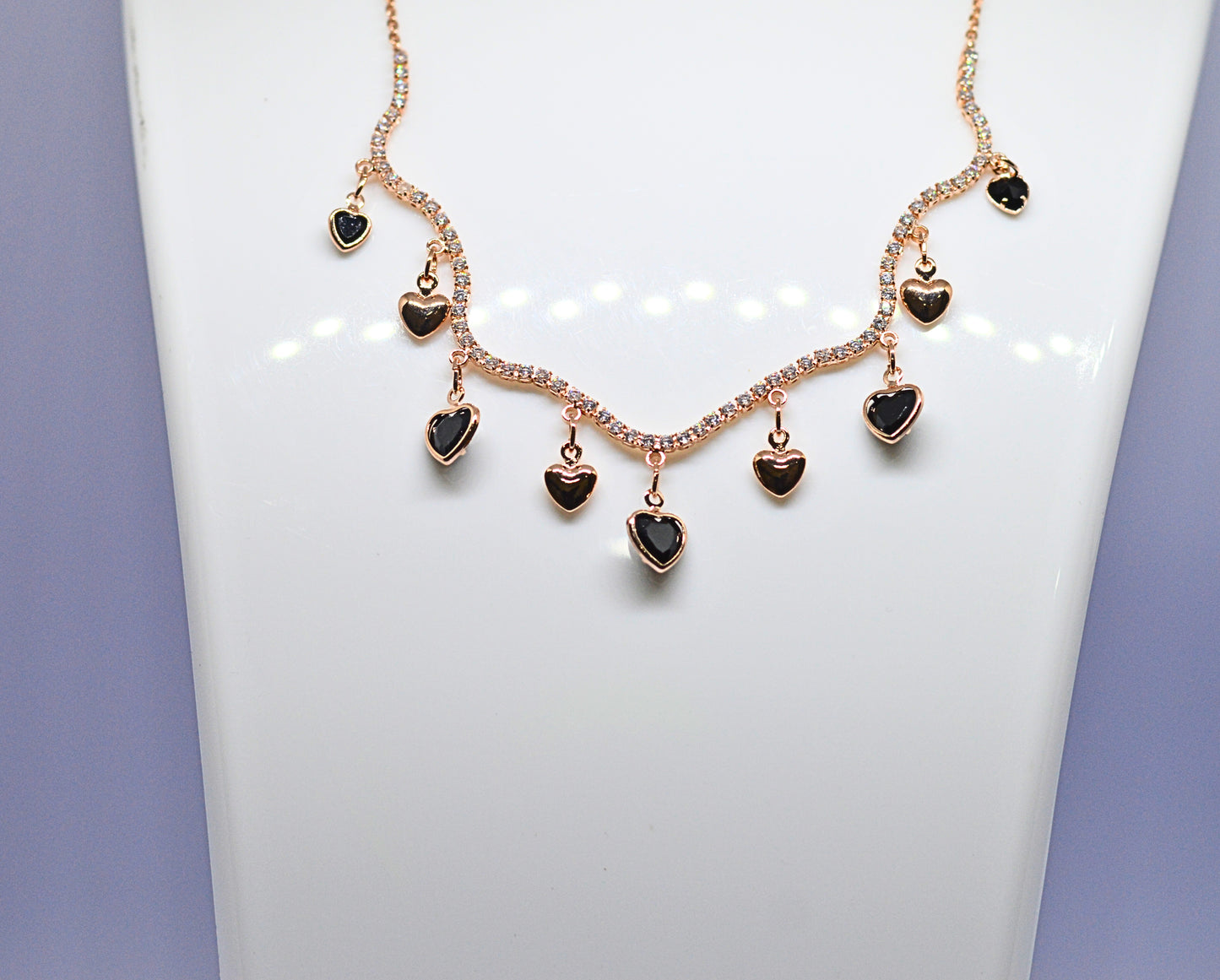 Wavy black heart shape choker necklace