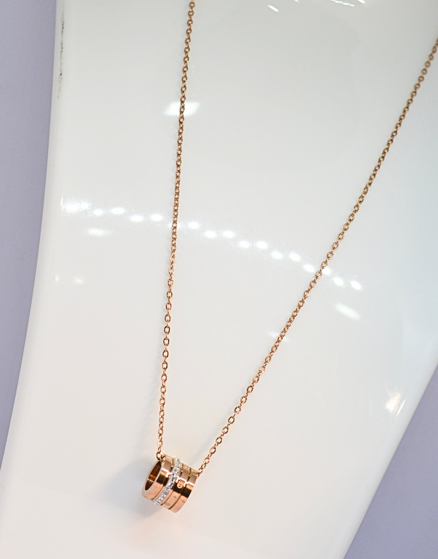 Stylish chain with multi ring pendant