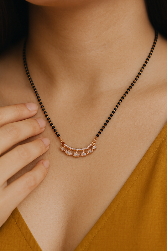 Graceful Fan-Cut Pendant Mangalsutra