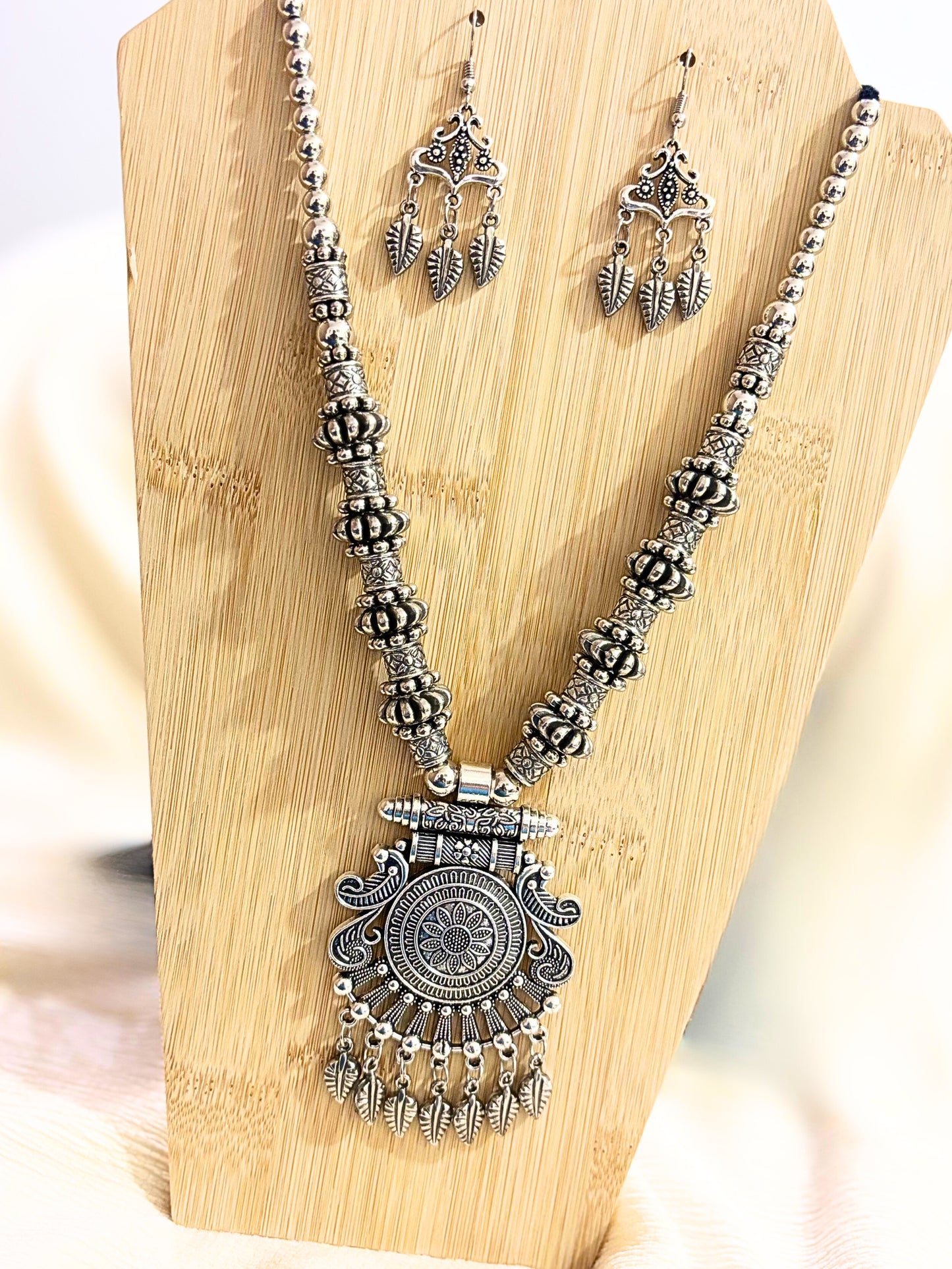 Vintage Aura Oxidised Necklace Set