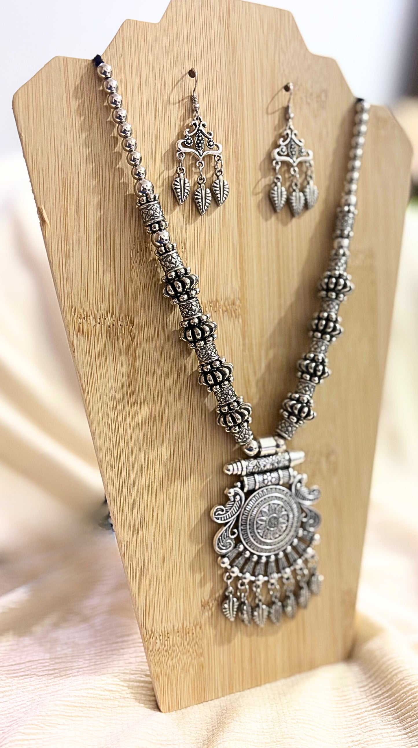 Vintage Aura Oxidised Necklace Set
