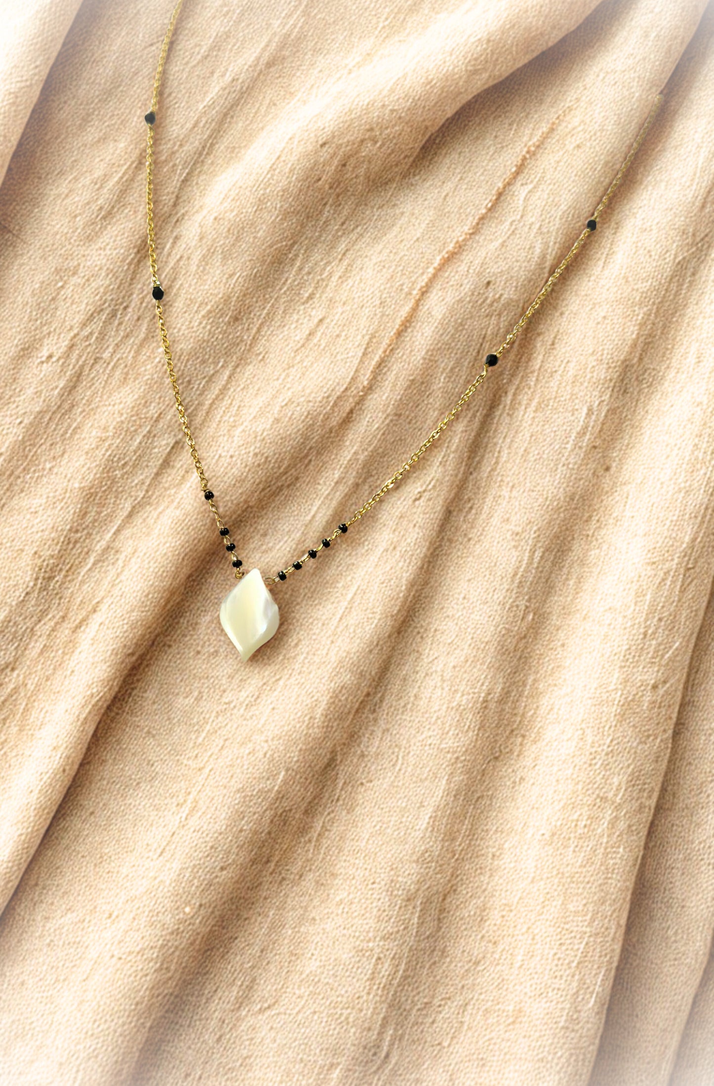 Minimal Pearl Drop Mangalsutra