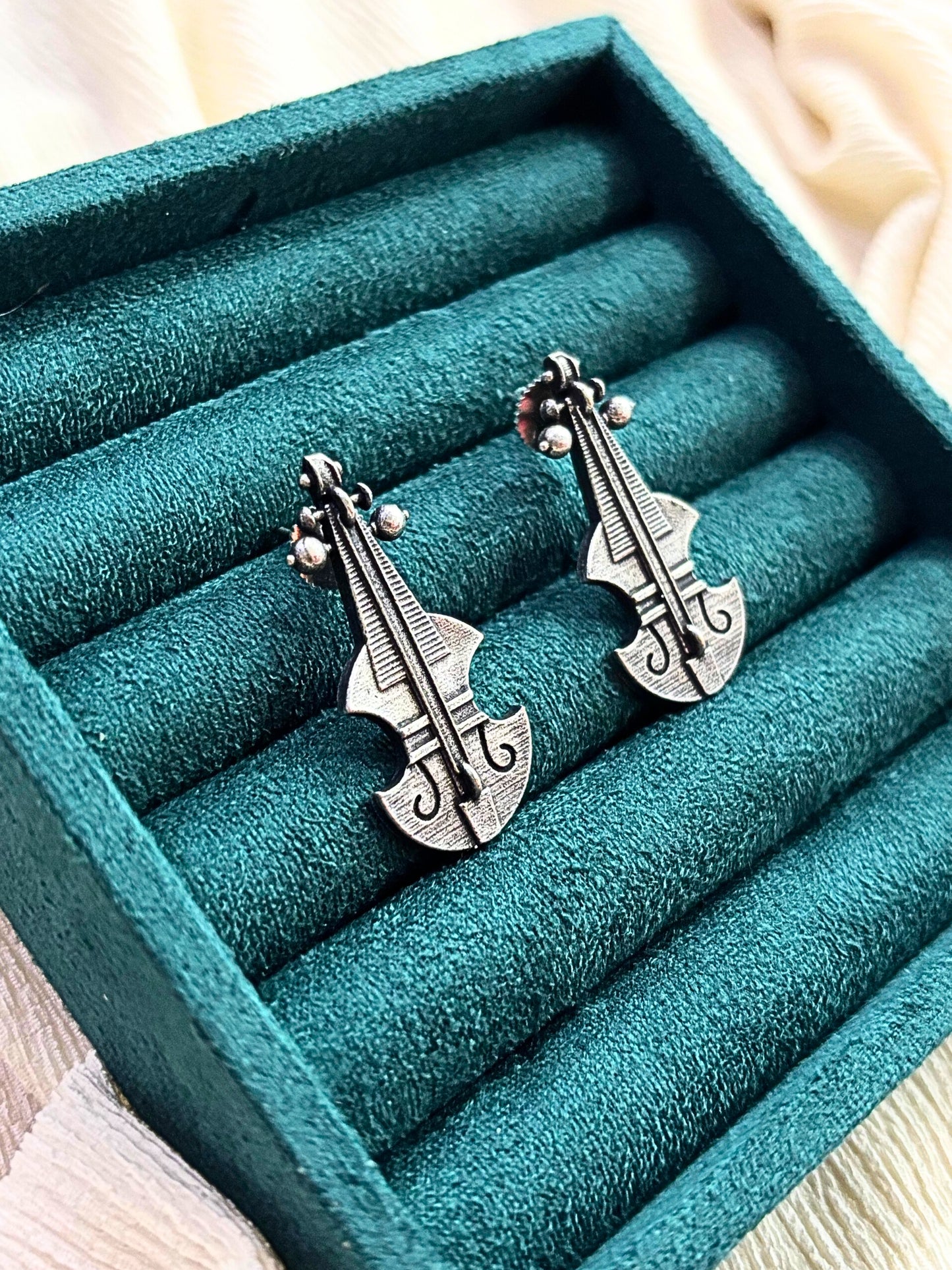 Melodic Oxidised Violin Studs