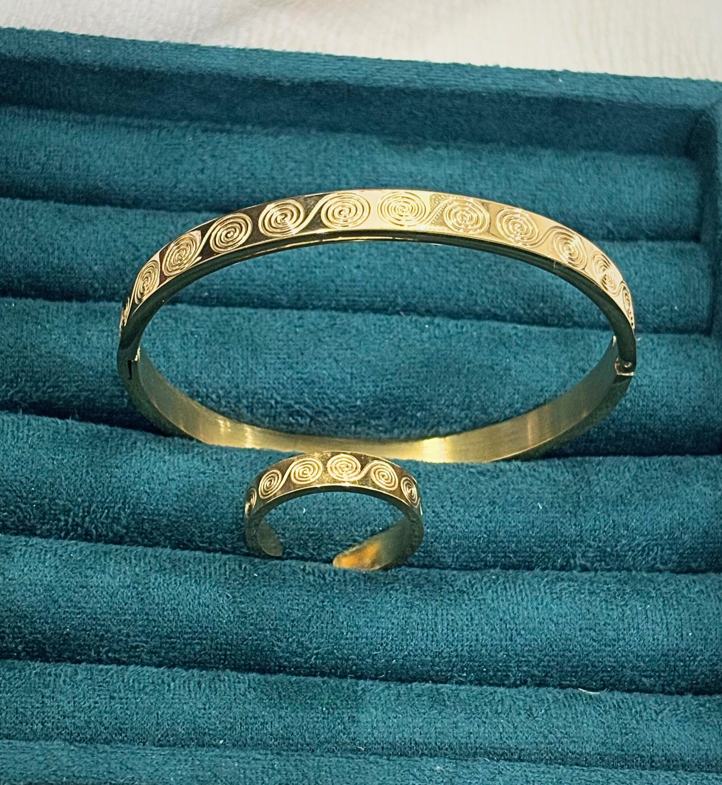 Golden Spiral Pattern Bracelet & Ring Set