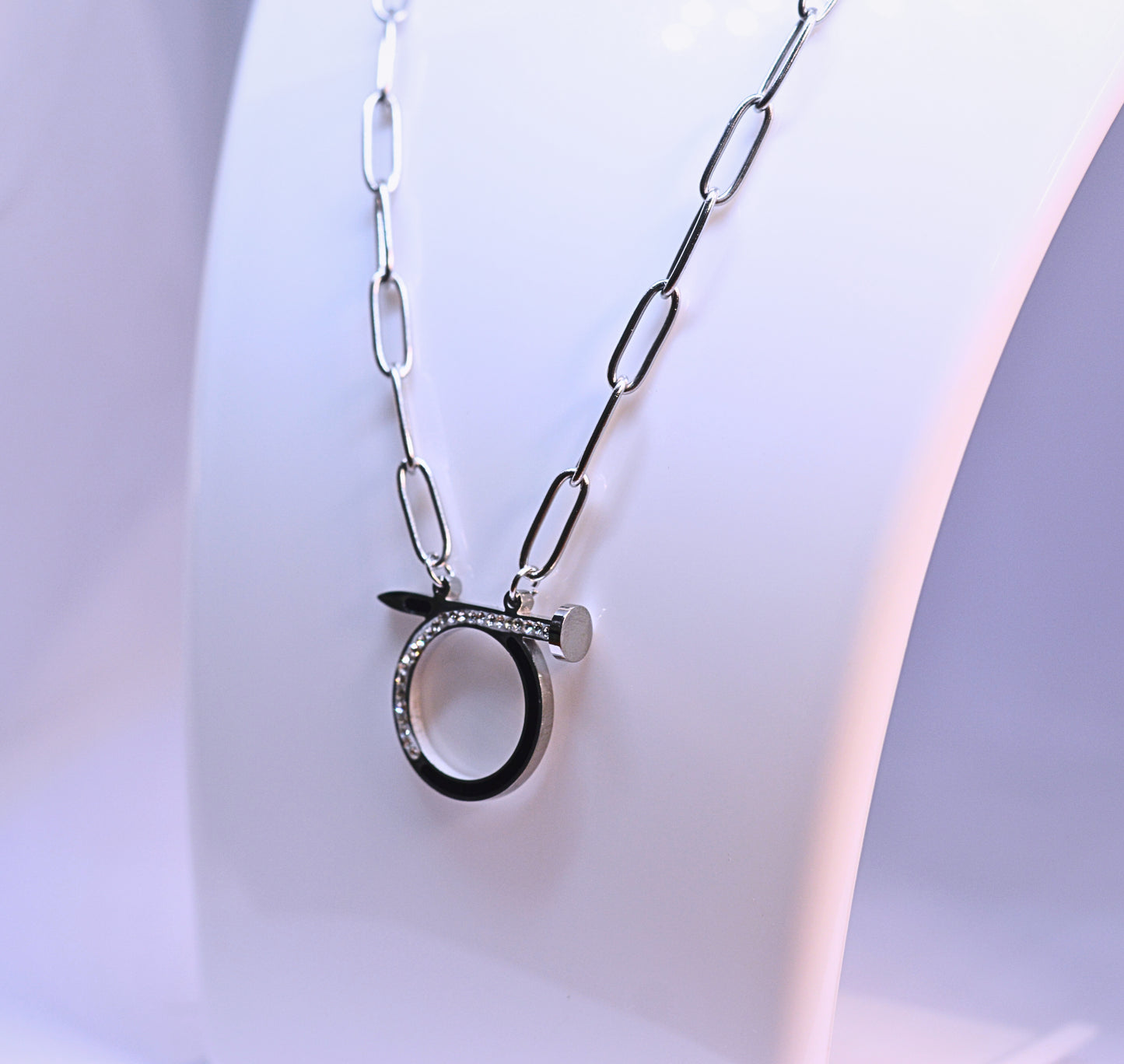 Stylish chain with nail shape pendant