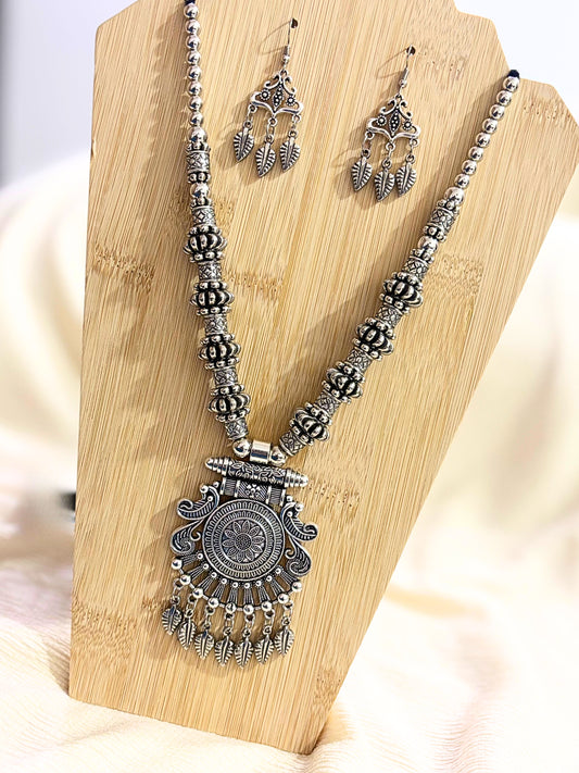 Vintage Aura Oxidised Necklace Set