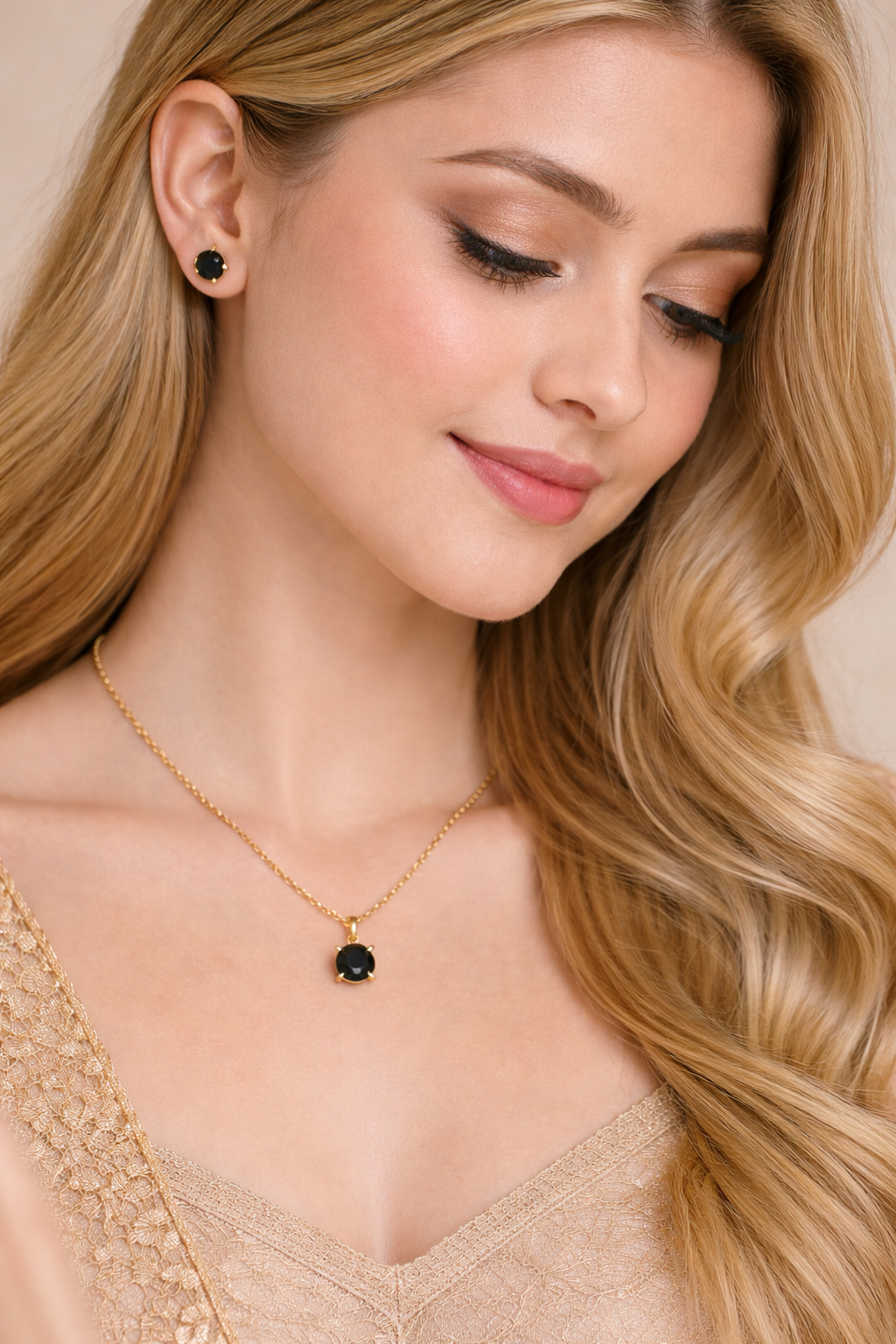 Classic Round Pendant Set