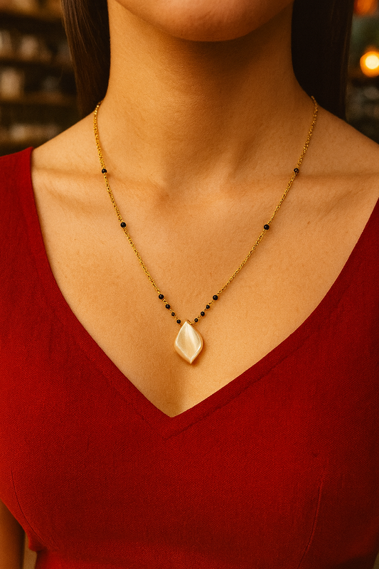 Minimal Pearl Drop Mangalsutra