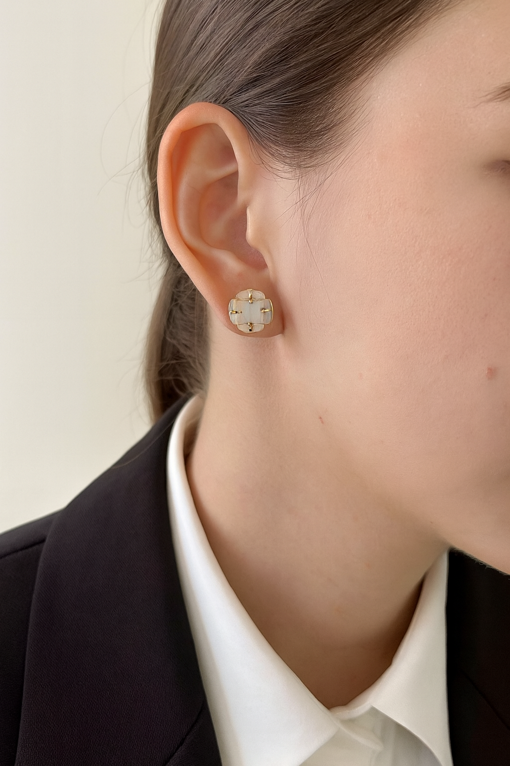 Pearl Glow Square Shell Stud Earrings
