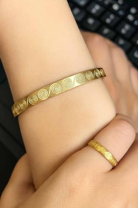Golden Spiral Pattern Bracelet & Ring Set