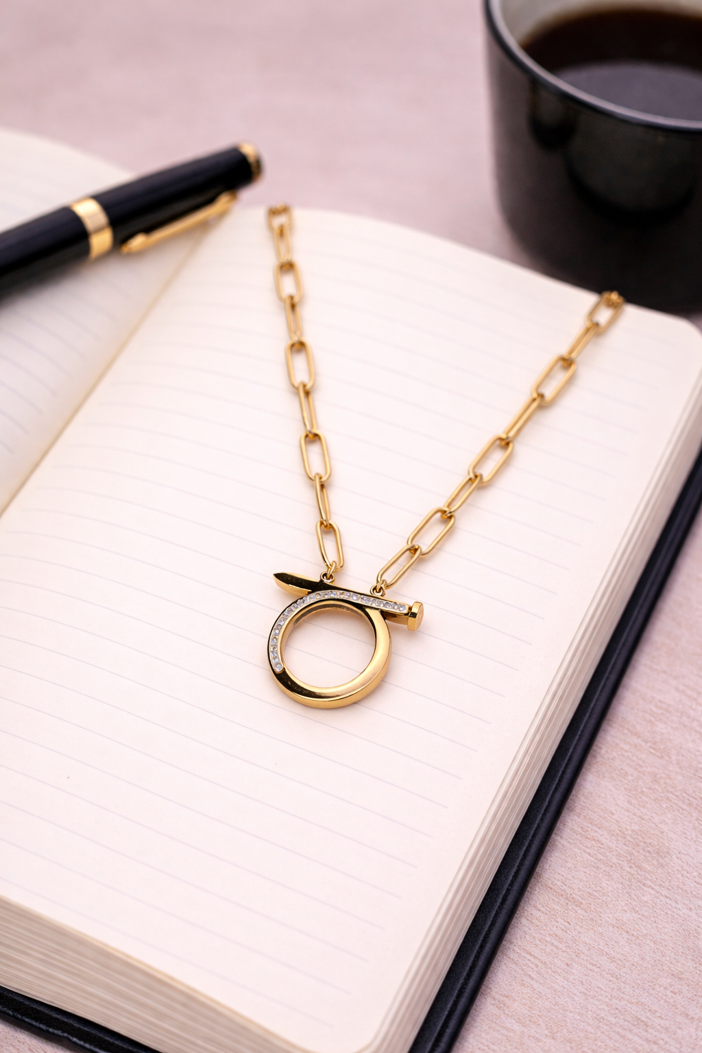 Stylish chain with nail shape pendant