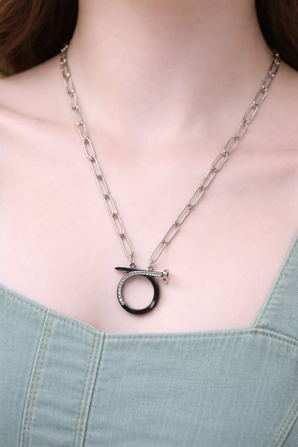 Stylish chain with nail shape pendant