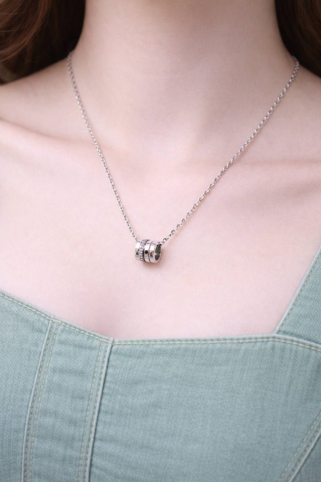 Stylish chain with multi ring pendant