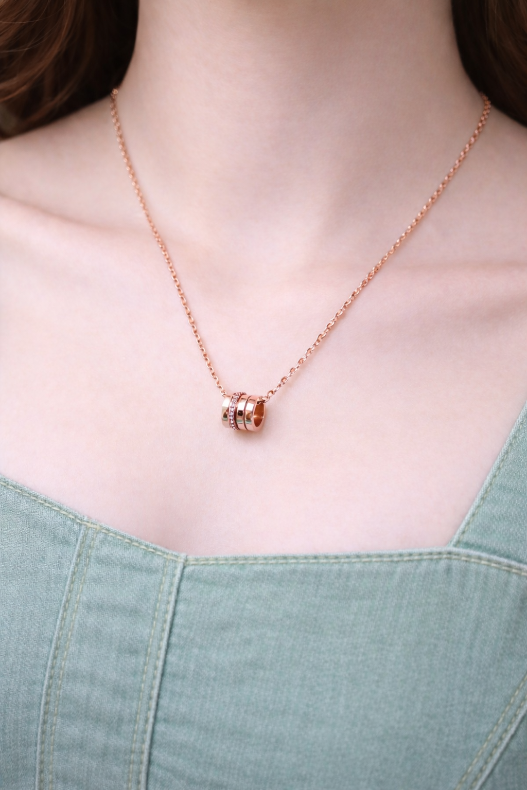 Stylish chain with multi ring pendant
