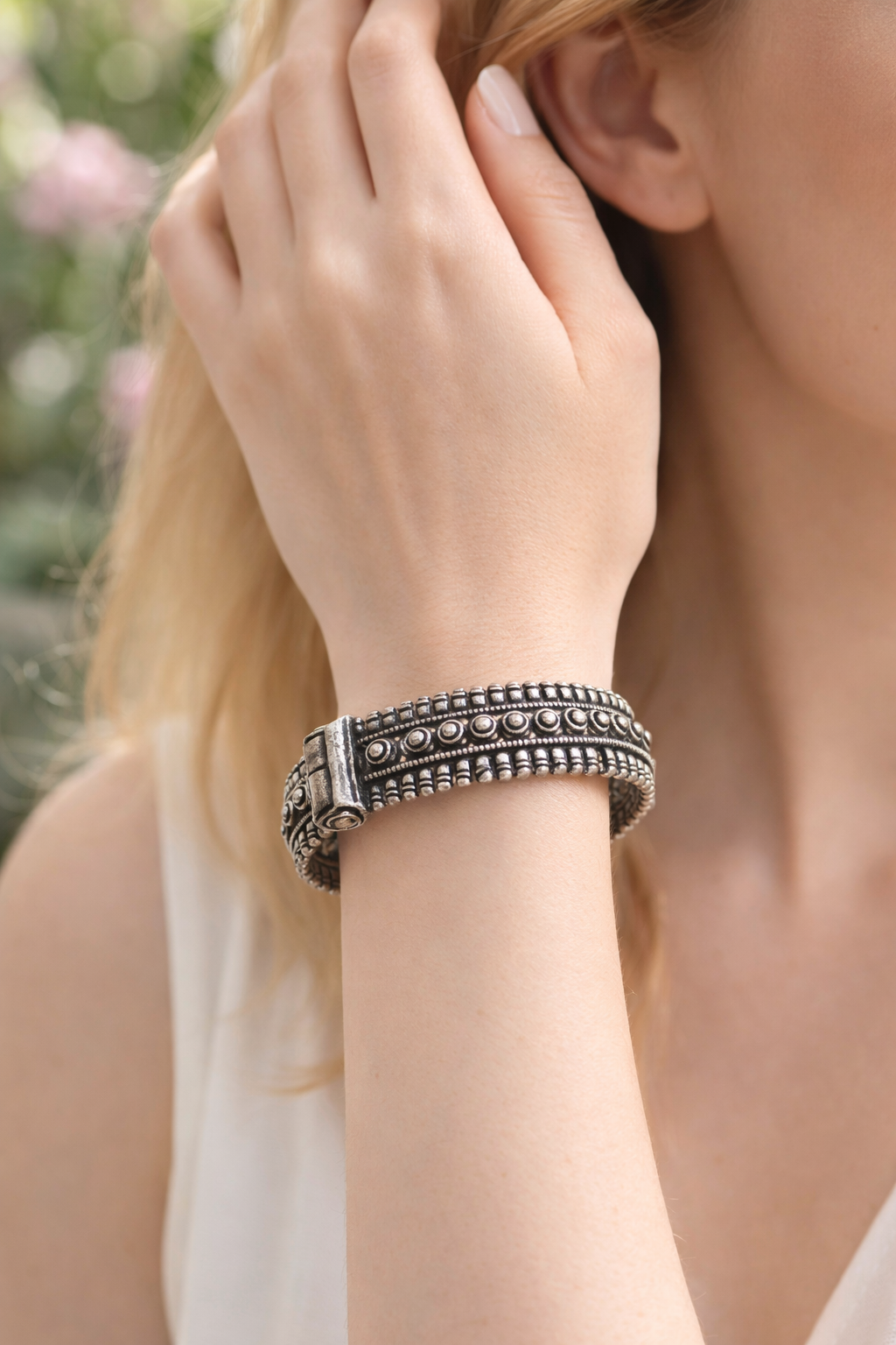Rustic Radiance Kada