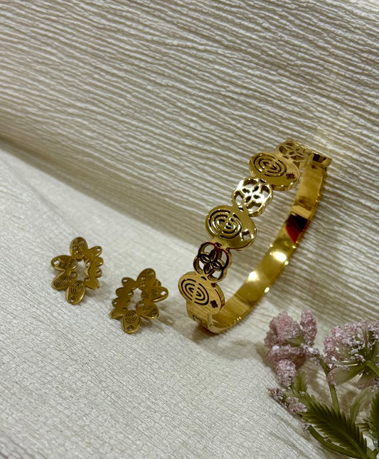 Kada with Earrings