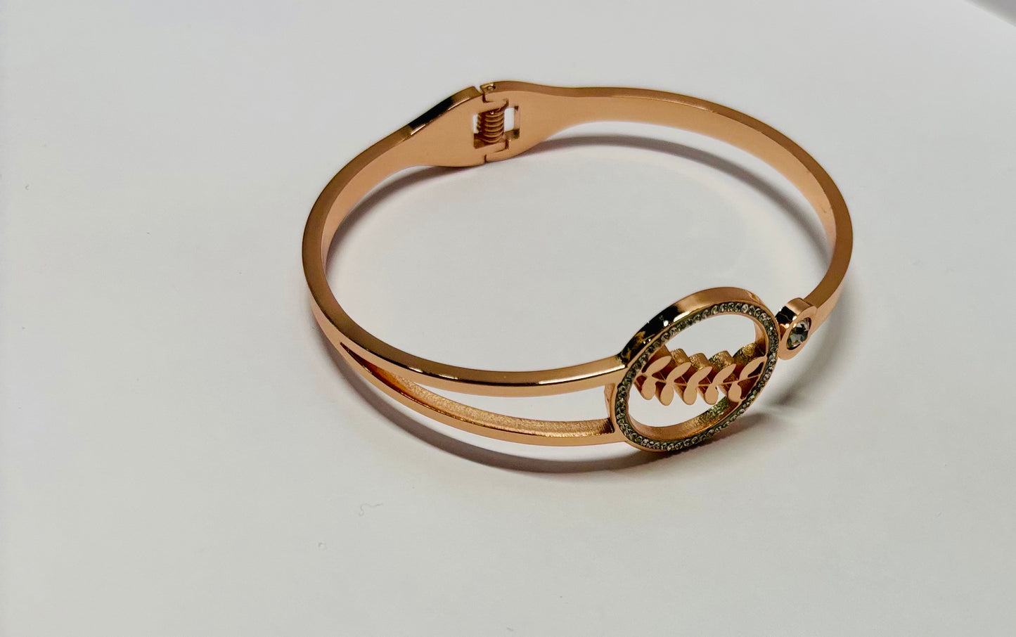 Rose gold and diamond kada