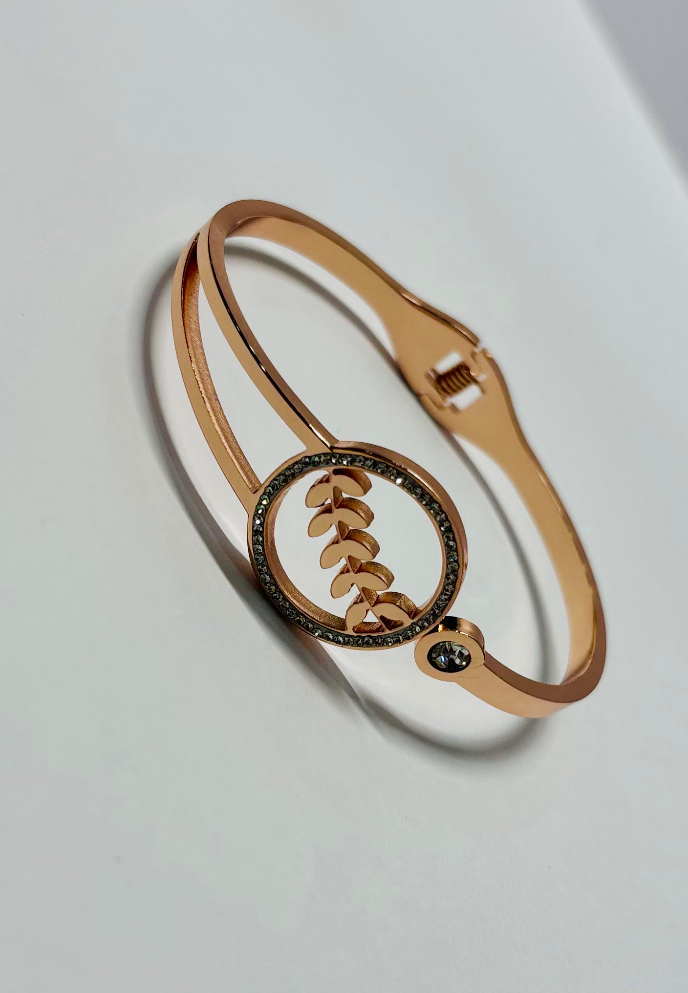 Rose gold and diamond kada