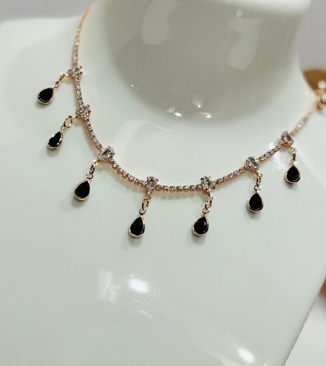 Black gem diamond choker necklace