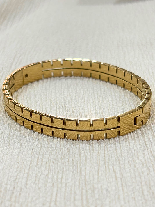 Stainless steel striking matte gold-tone bracelet
